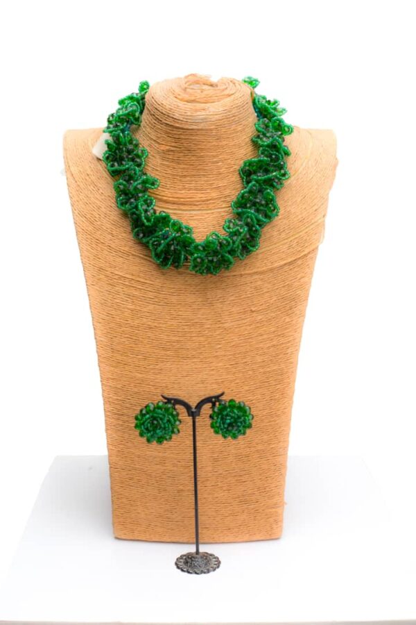 Sholape Choker bottle green bead