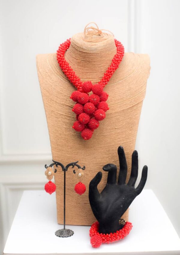 Adaolisa pepper red choker set