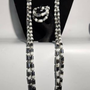 Egoyibo black and white glass beads (Men)